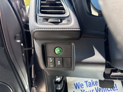 Used 2020 Honda HR-V Touring image 12