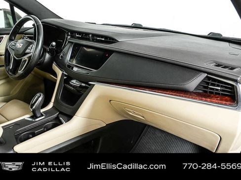 Used 2019 Cadillac XT5 Luxury image 25