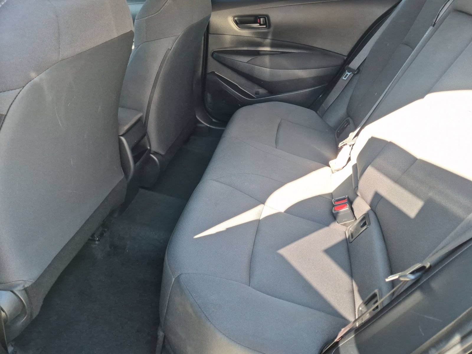 Used 2022 Toyota Corolla LE FWD image 28