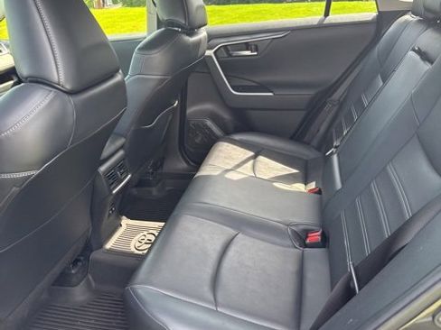 Used 2020 Toyota RAV4 Limited image 7