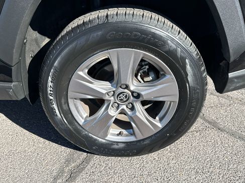 Used 2025 Toyota RAV4 LE AWD/4WD image 7