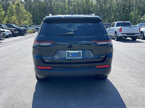 Used 2025 Jeep Grand Cherokee L Altitude RWD image 6