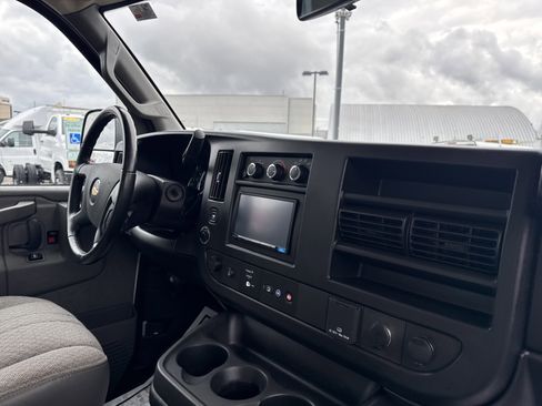 Used 2022 Chevrolet Express 3500 w/ Power Convenience Package image 14