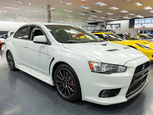Used 2011 Mitsubishi Lancer Evolution GSR image 4