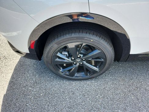 New 2025 Buick Envision Sport Touring image 5