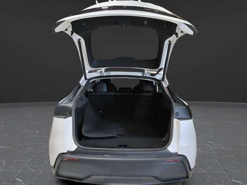 Used 2026 Tesla Model Y Long Range AWD/4WD image 8
