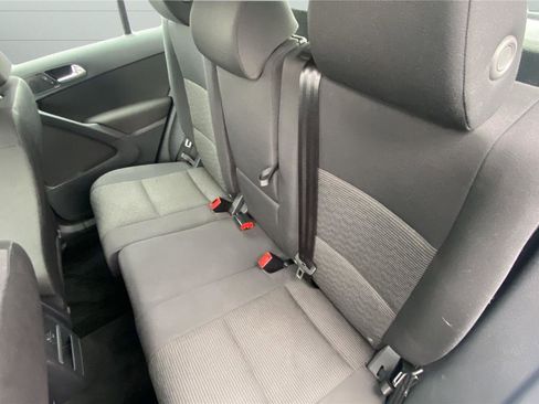 Used 2017 Volkswagen Tiguan S image 30