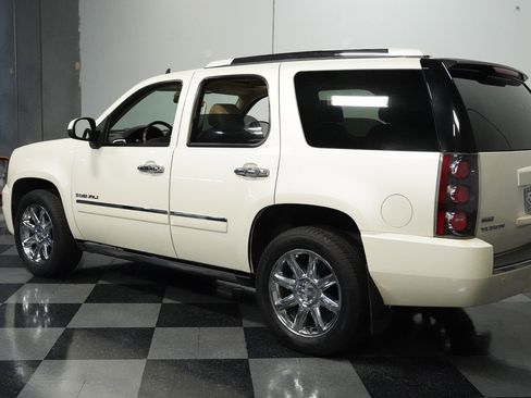 Used 2009 GMC Yukon Denali image 7