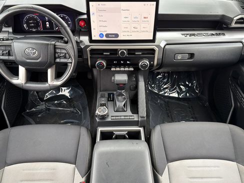 Certified 2024 Toyota Tacoma TRD Off-Road image 12