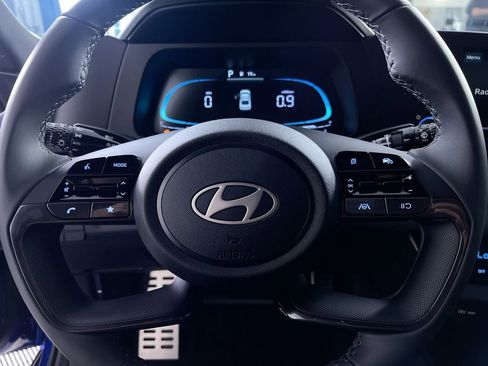 Used 2025 Hyundai Elantra Sport image 16