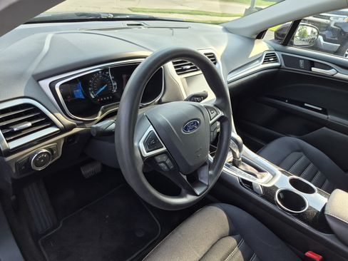 Used 2013 Ford Fusion SE FWD image 16