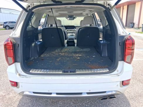 Used 2022 Hyundai Palisade Calligraphy FWD image 2