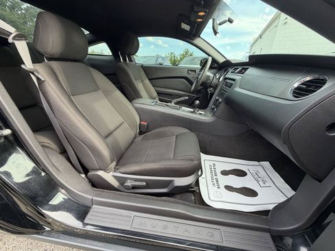 Used 2012 Ford Mustang GT RWD image 17