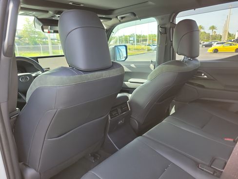 Used 2026 Lexus GX 550 AWD/4WD image 11
