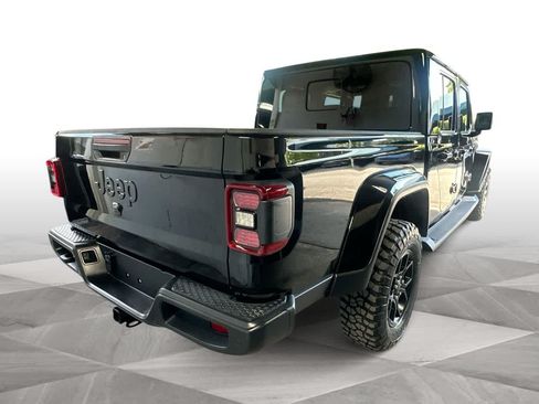 Used 2025 Jeep Gladiator Sport AWD/4WD image 8