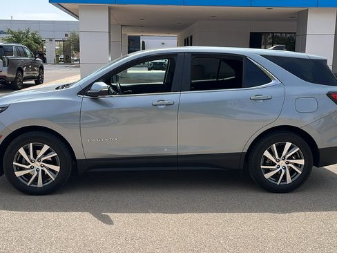 Used 2024 Chevrolet Equinox LT FWD image 4