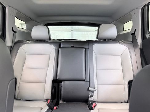 Used 2022 GMC Terrain SLT w/ Infotainment Package II AWD/4WD image 18