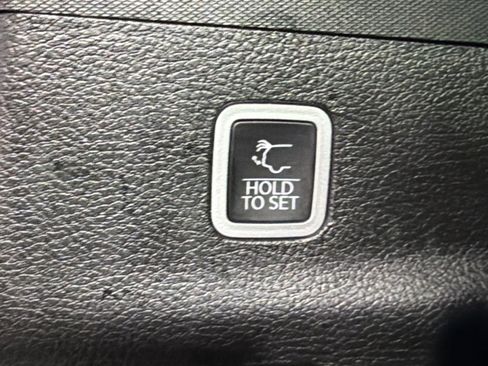 Used 2024 Jeep Wagoneer L Series II w/ Flexible Seating Group RWD image 20