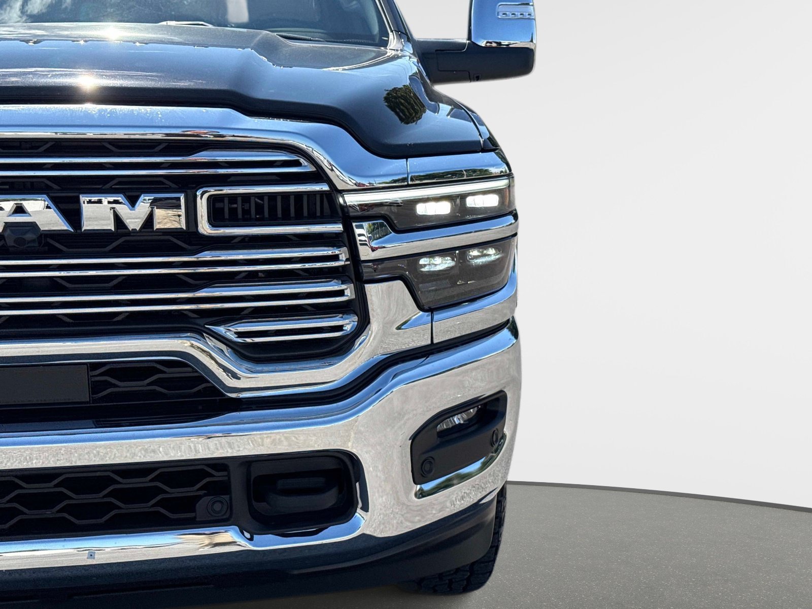 Certified 2025 RAM 2500 Laramie AWD/4WD image 10
