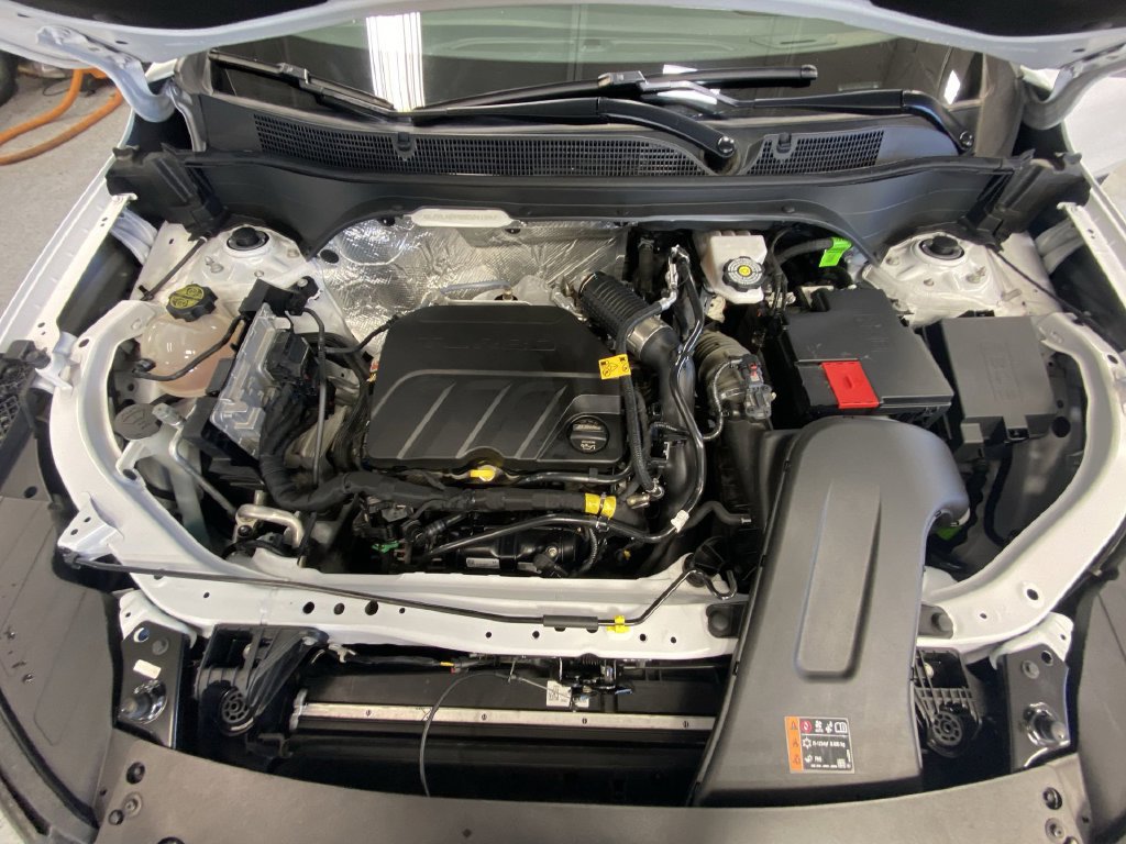 Certified 2025 Chevrolet Trax LT FWD image 38