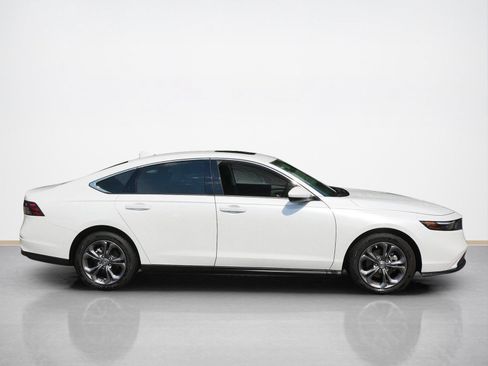 Used 2024 Honda Accord EX image 2