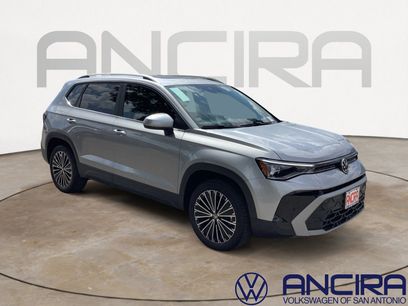 New 2025 Volkswagen Taos SE
