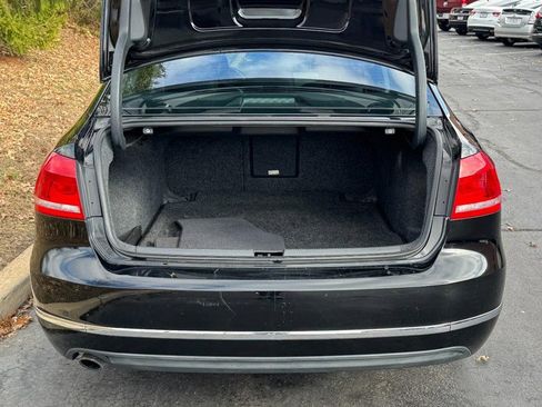 Used 2013 Volkswagen Passat 2.5 SEL Premium image 9