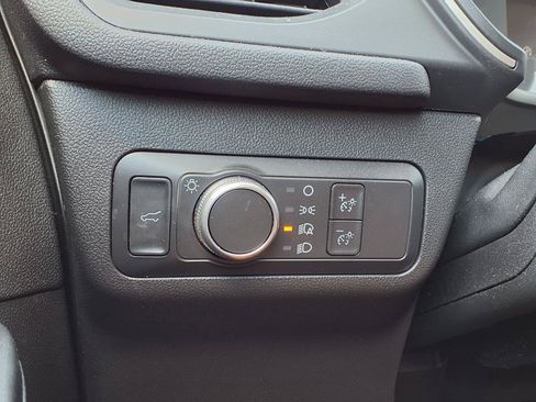 Used 2022 Ford Escape SE w/ SE Sport Appearance Package FWD image 17