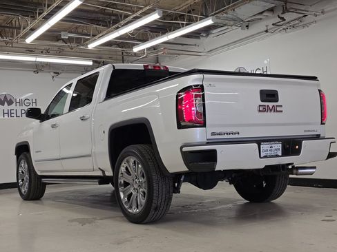 Used 2018 GMC Sierra 1500 Denali w/ Denali Ultimate Package AWD/4WD image 12