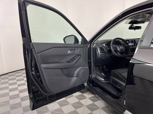 New 2026 Nissan Rogue SV w/ Cold Weather Package FWD image 17