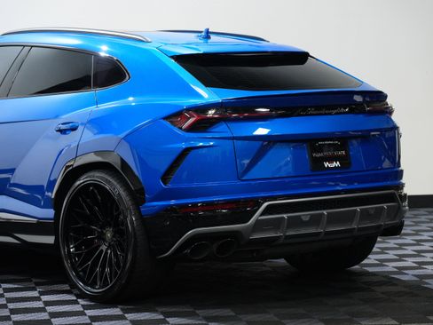 Used 2019 Lamborghini Urus AWD/4WD image 16