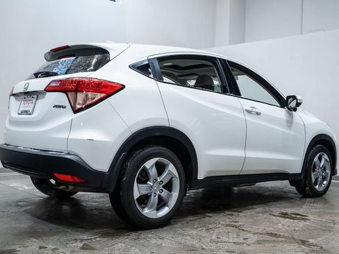 Used 2017 Honda HR-V EX image 7