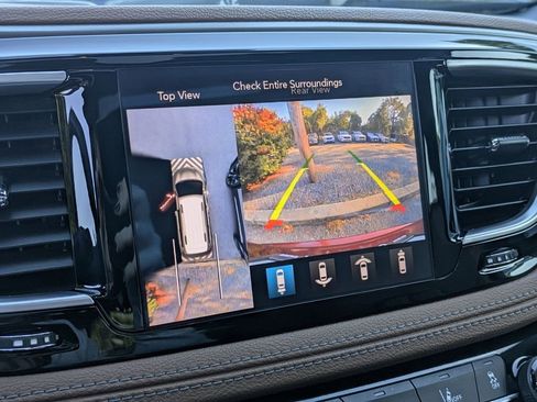 Used 2020 Chrysler Pacifica Limited w/ Advanced Safetytec Group image 12