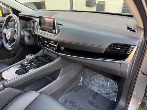 Used 2022 Nissan Rogue SL FWD image 14