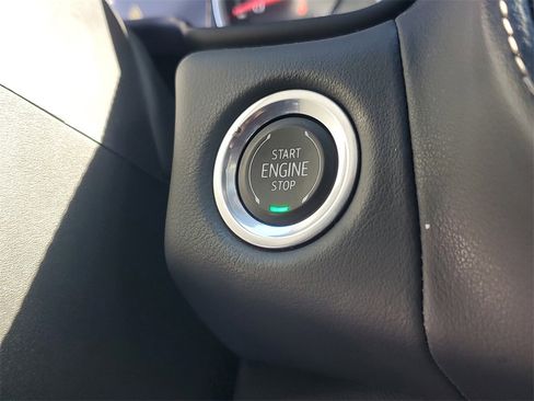 Used 2021 Chevrolet Tahoe Premier w/ Premium Package image 34