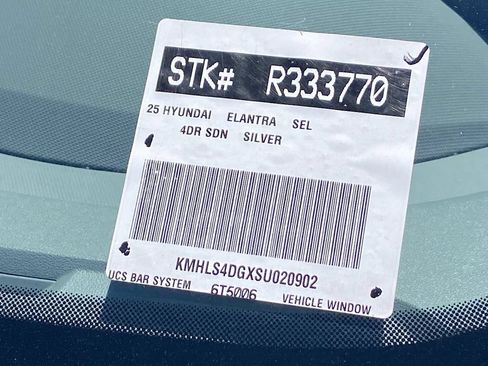 Used 2025 Hyundai Elantra SEL FWD image 34