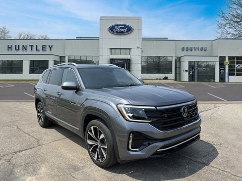 Used 2024 Volkswagen Atlas SEL Premium R-Line image 4