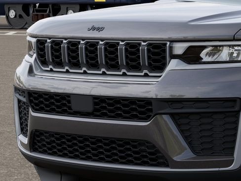 New 2026 Jeep Grand Cherokee Altitude AWD/4WD image 28