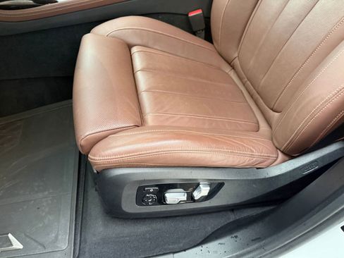 Used 2021 BMW X7 xDrive40i w/ Premium Package image 12