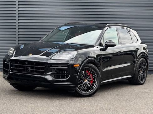 Used 2026 Porsche Cayenne GTS AWD/4WD image 1