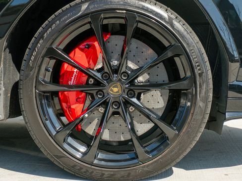 Used 2020 Lamborghini Urus image 37