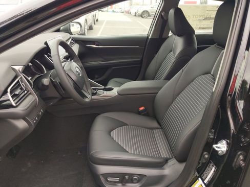 Used 2023 Toyota Camry SE image 15