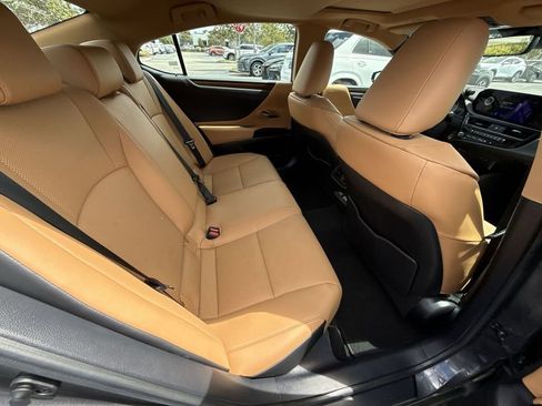 Used 2025 Lexus ES 350 350 w/ Premium Package image 17
