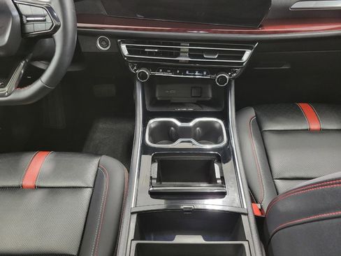 Certified 2024 Chevrolet Traverse RS w/ LPO, Floor Liner Package image 17