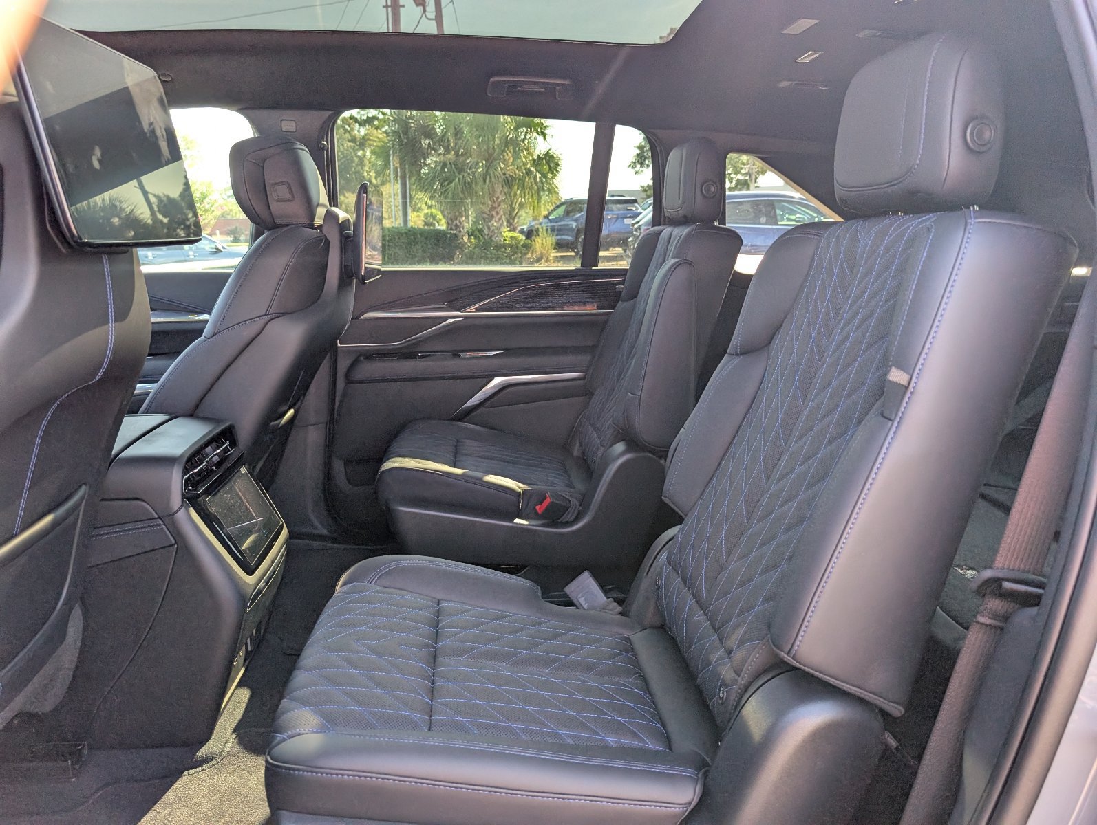 New 2026 Cadillac Escalade IQ Sport 1 AWD/4WD image 32