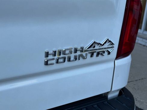 Used 2021 Chevrolet Silverado 1500 High Country w/ Technology Package AWD/4WD image 6