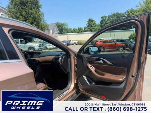Used 2017 INFINITI QX30 Premium w/ Navigation Package AWD/4WD image 16
