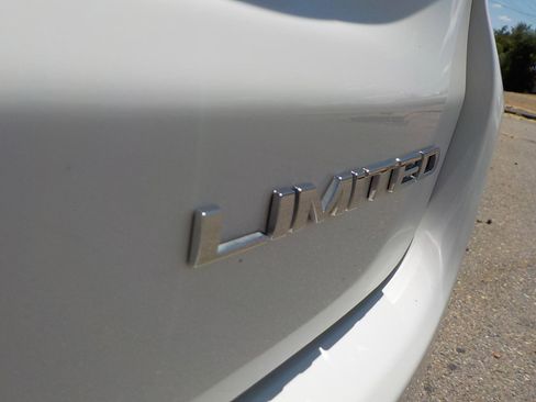 Used 2020 Jeep Compass Limited image 18