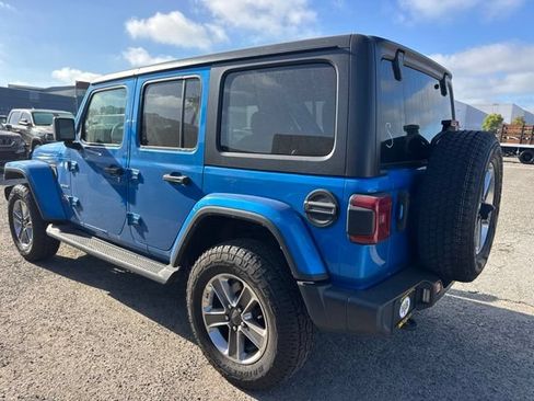 Used 2021 Jeep Wrangler Unlimited Sahara w/ Dual Top Group AWD/4WD image 7