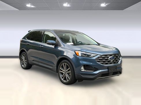 Used 2019 Ford Edge Titanium w/ Equipment Group 301A AWD/4WD image 7